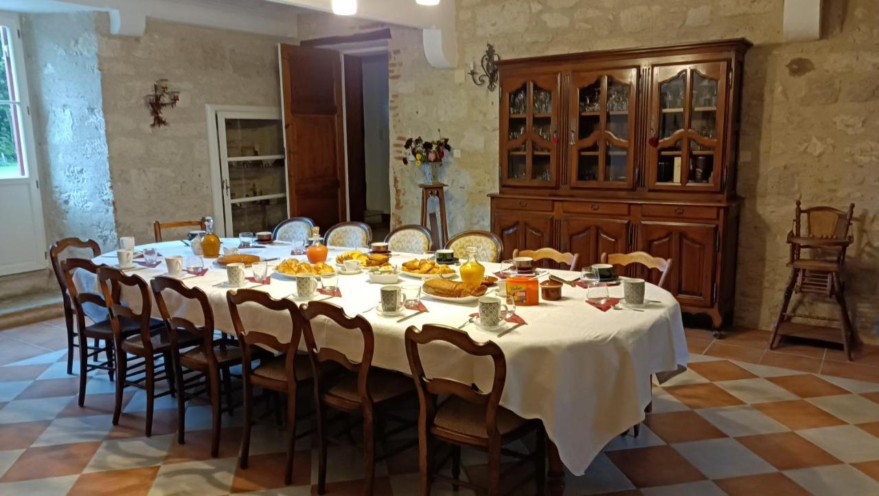 Domaine Du Noble Panzió Saint-Jean-de-Thurac Kültér fotó